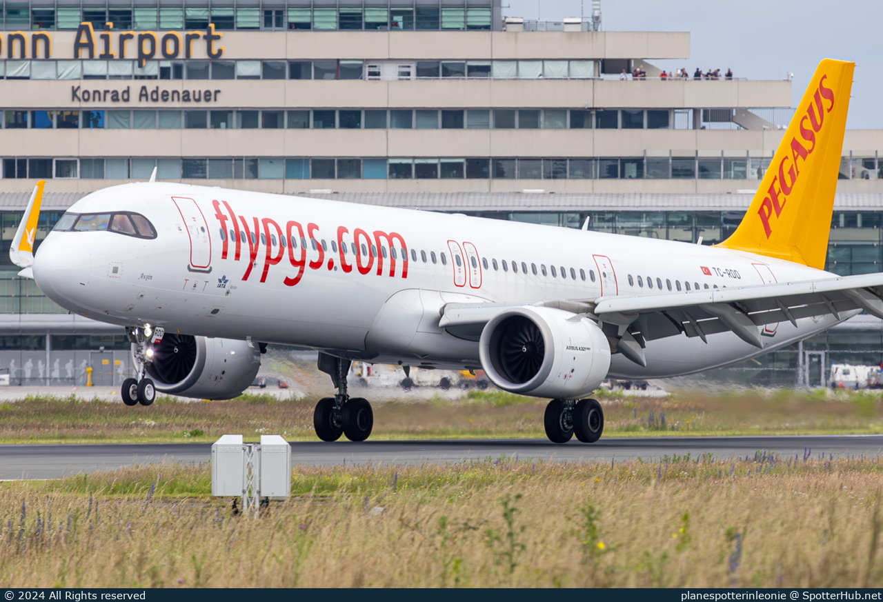 Photo of TC-RDD - Airbus A321-251NX operated by Pegasus Airlines