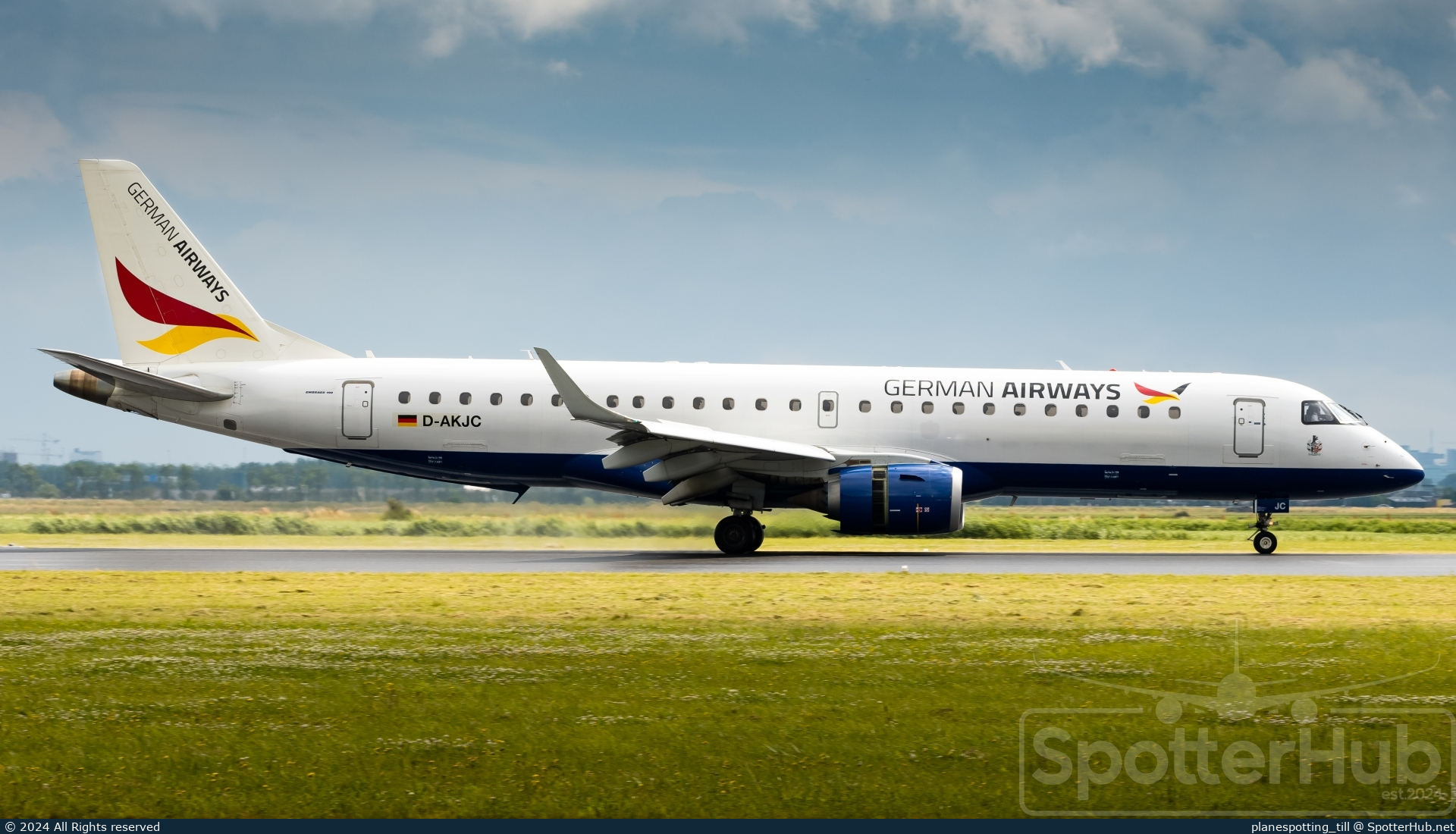 Photo of D-AKJC - Embraer ERJ-190SR operated by German Airways