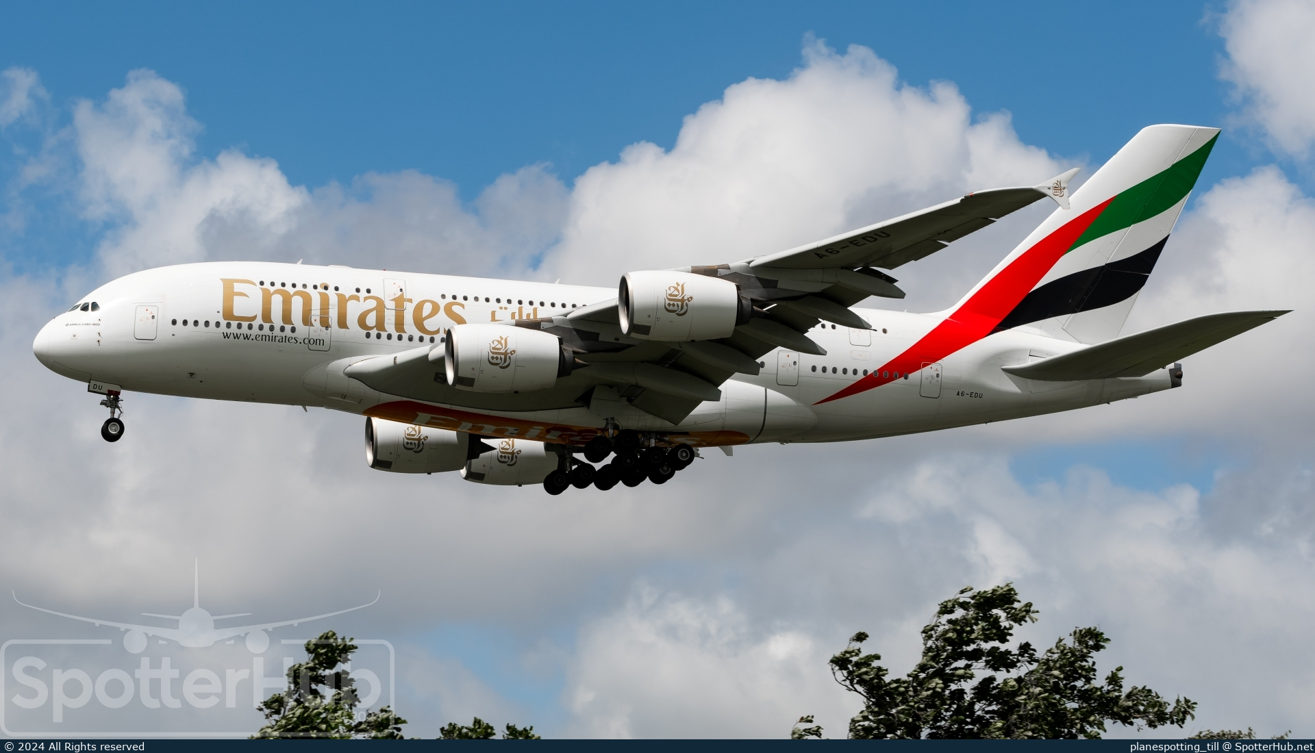 Photo of A6-EDU - Airbus A380-861 operated by Emirates