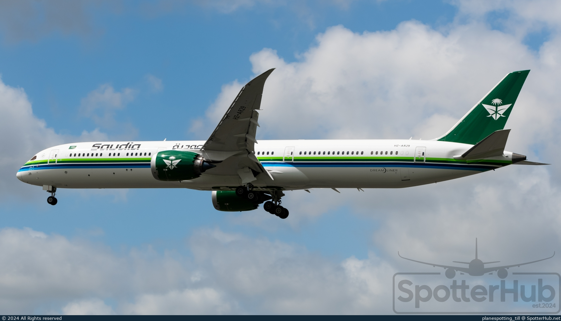 Photo of HZ-AR29 - Boeing 787-10 Dreamliner operated by Saudia