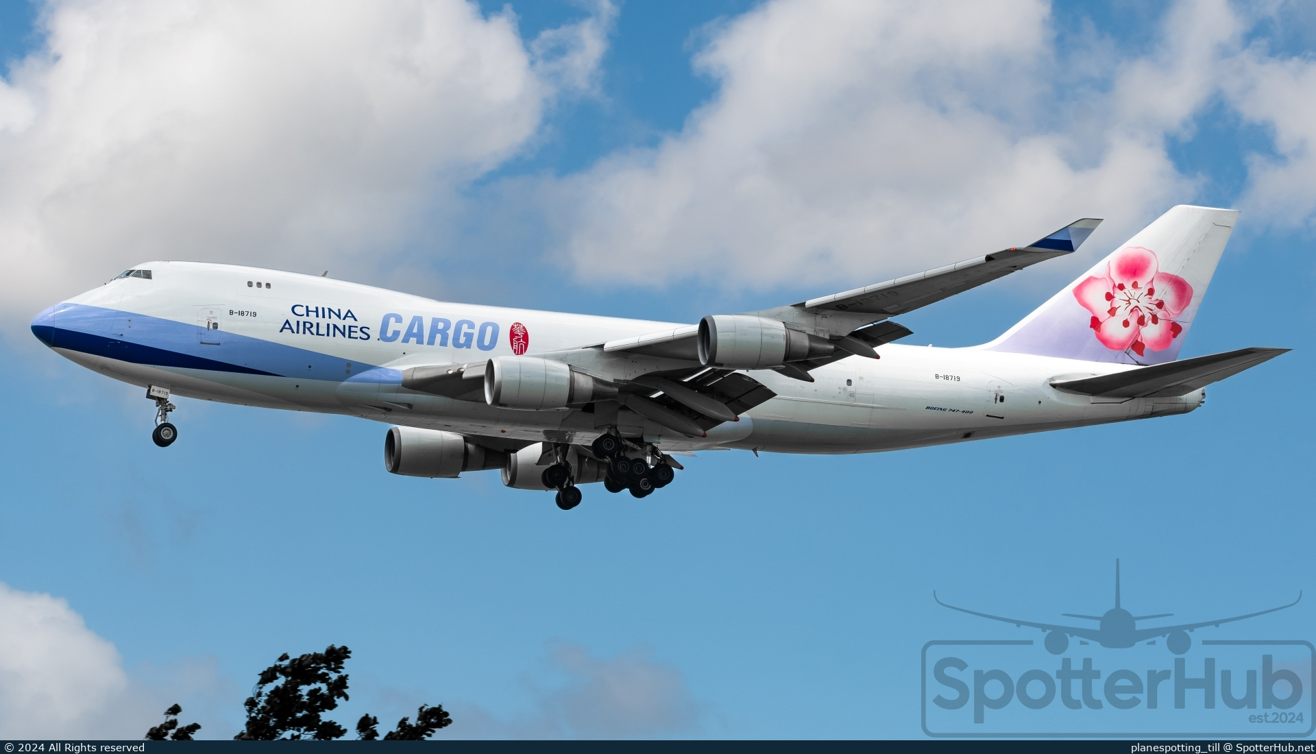 Photo of B-18719 - Boeing 747-409F operated by China Airlines Cargo
