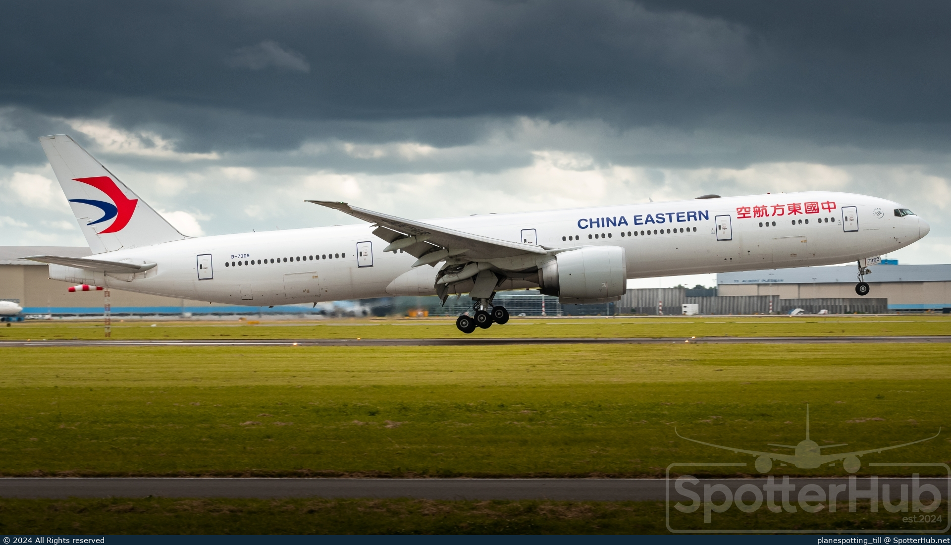 Photo of B-7369 - Boeing 777-39P(ER) operated by China Eastern Airlines