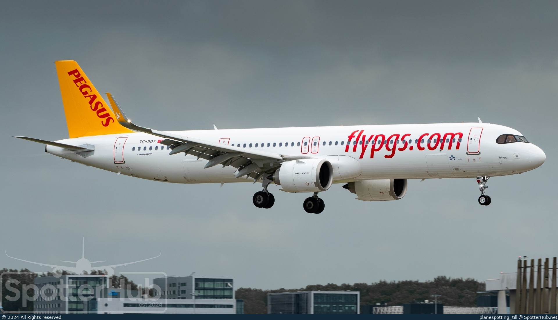 Photo of TC-RDY - Airbus A321-251NX operated by Pegasus Airlines