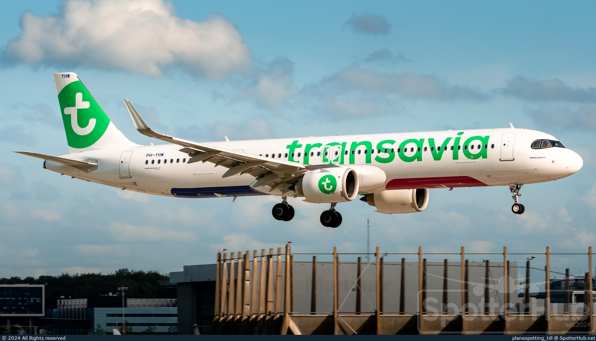 Photo of PH-YHW - Airbus A321-251NX operated by Transavia