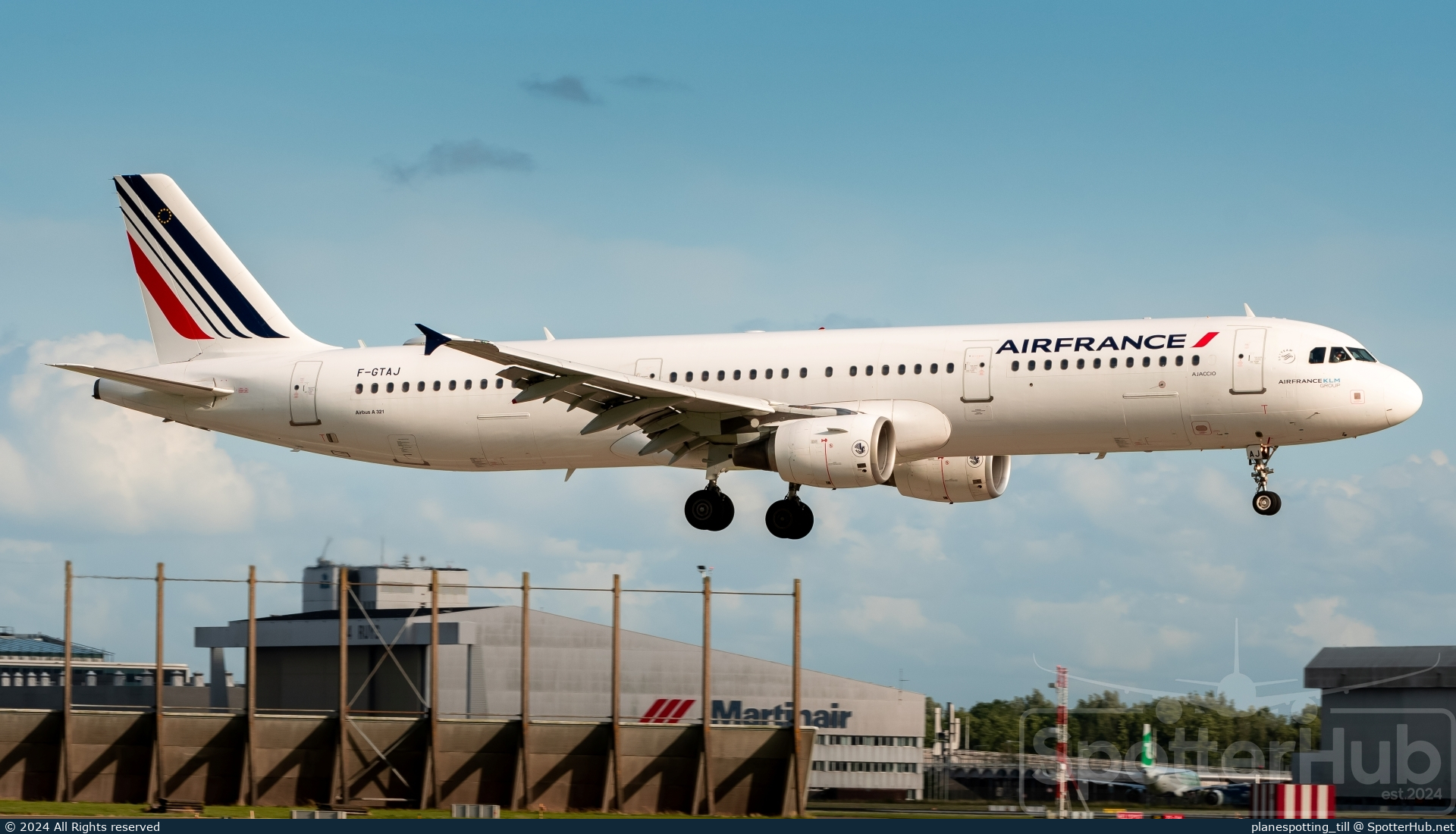 Photo of F-GTAJ - Airbus A321-212 operated by Air France