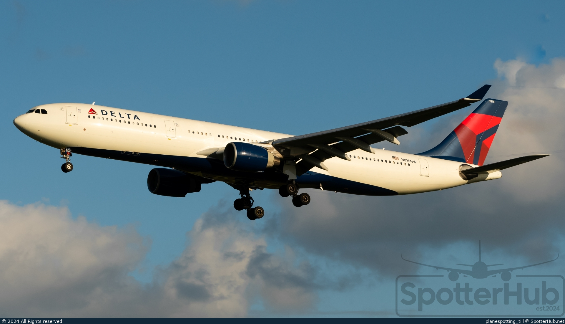 Photo of N815NW - Airbus A330-323 operated by Delta Air Lines
