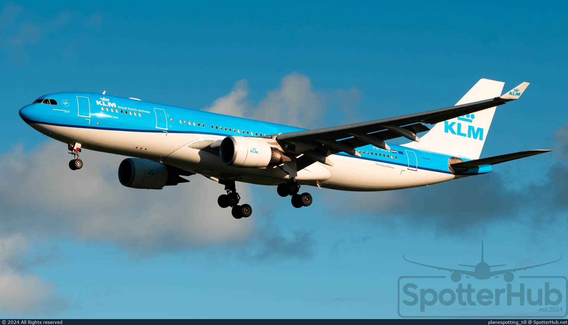 Photo of PH-AOB - Airbus A330-203 operated by KLM Royal Dutch Airlines