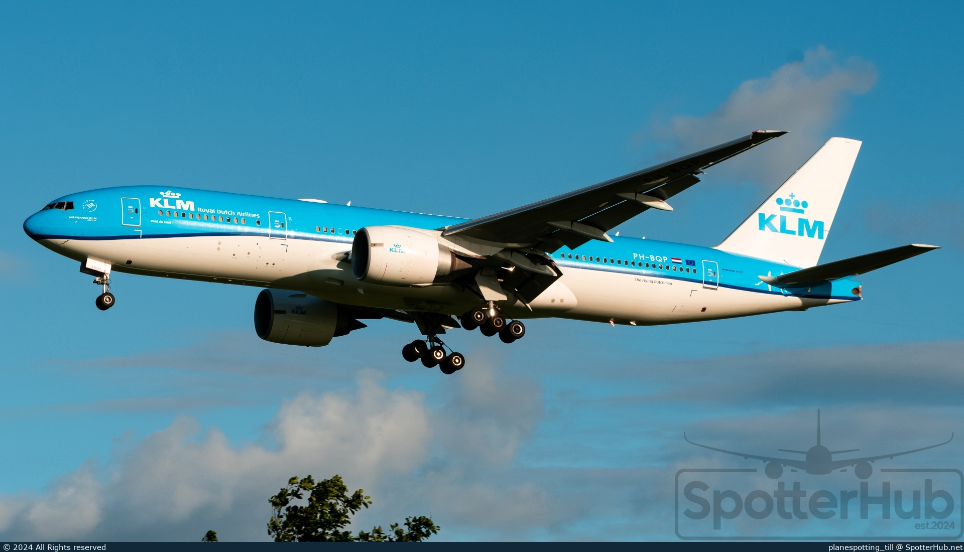 Photo of PH-BQP - Boeing 777-206(ER) operated by KLM Royal Dutch Airlines