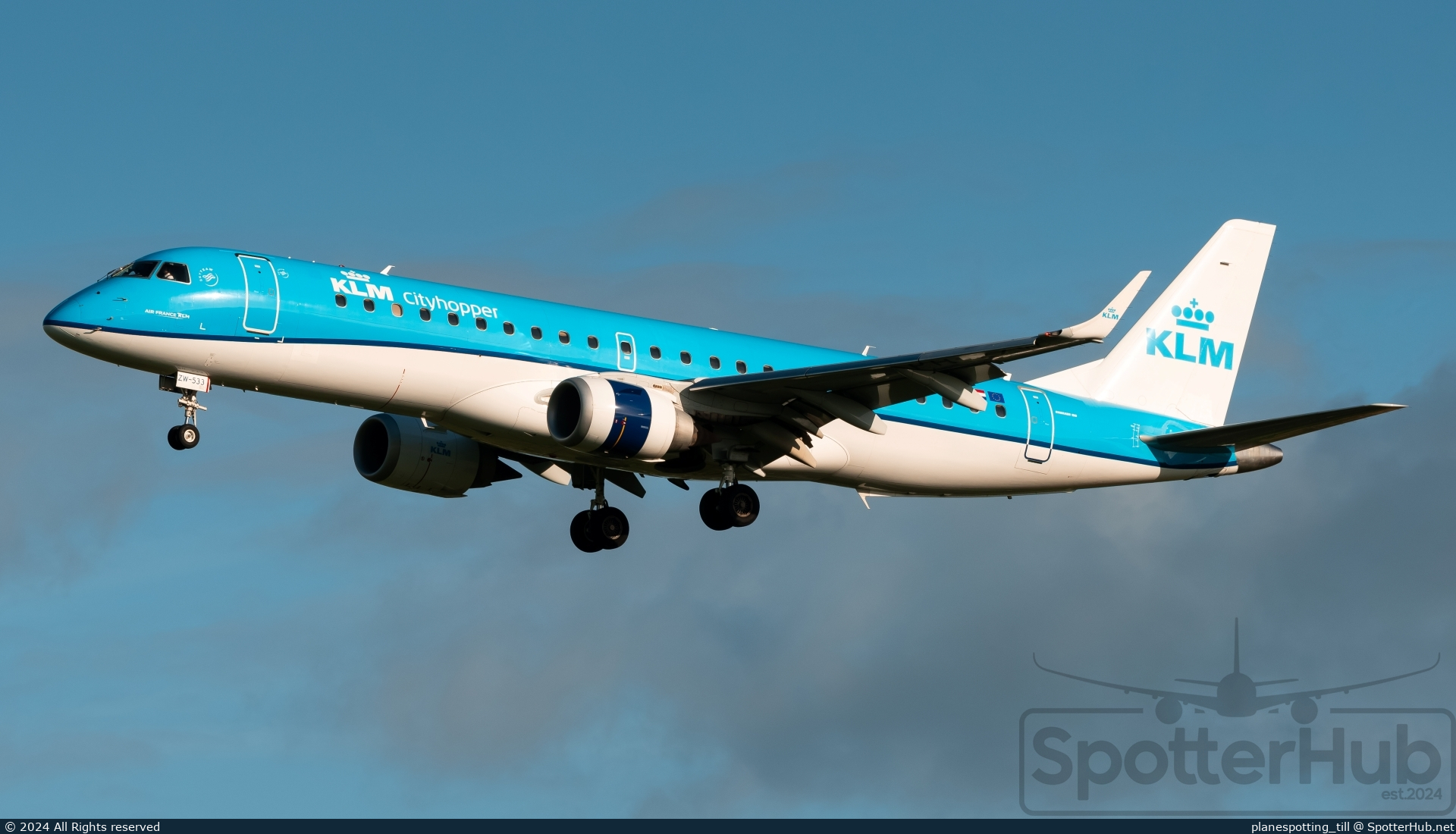 Photo of PH-EZW - Embraer ERJ-190STD operated by KLM Cityhopper