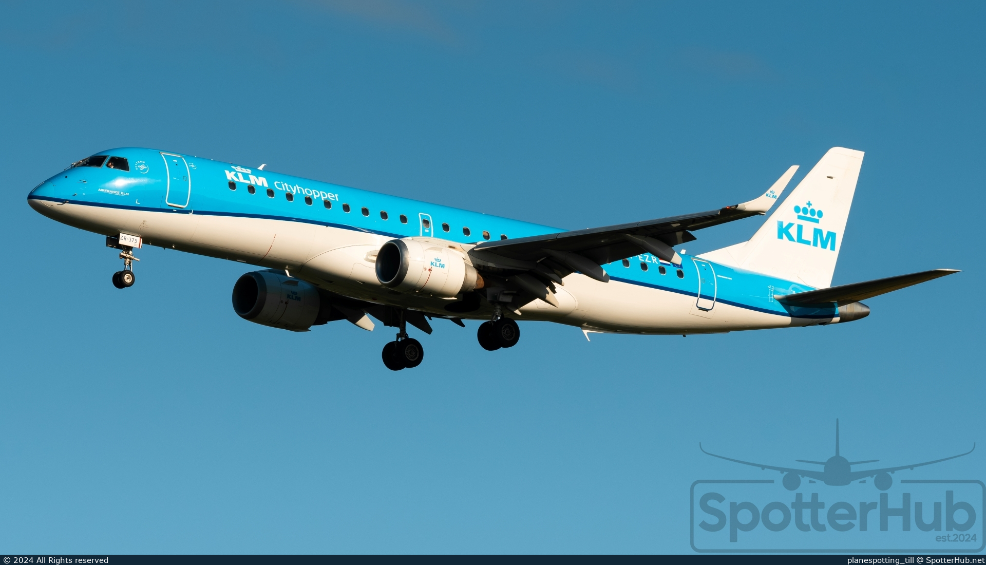 Photo of PH-EZR - Embraer ERJ-190STD operated by KLM Cityhopper