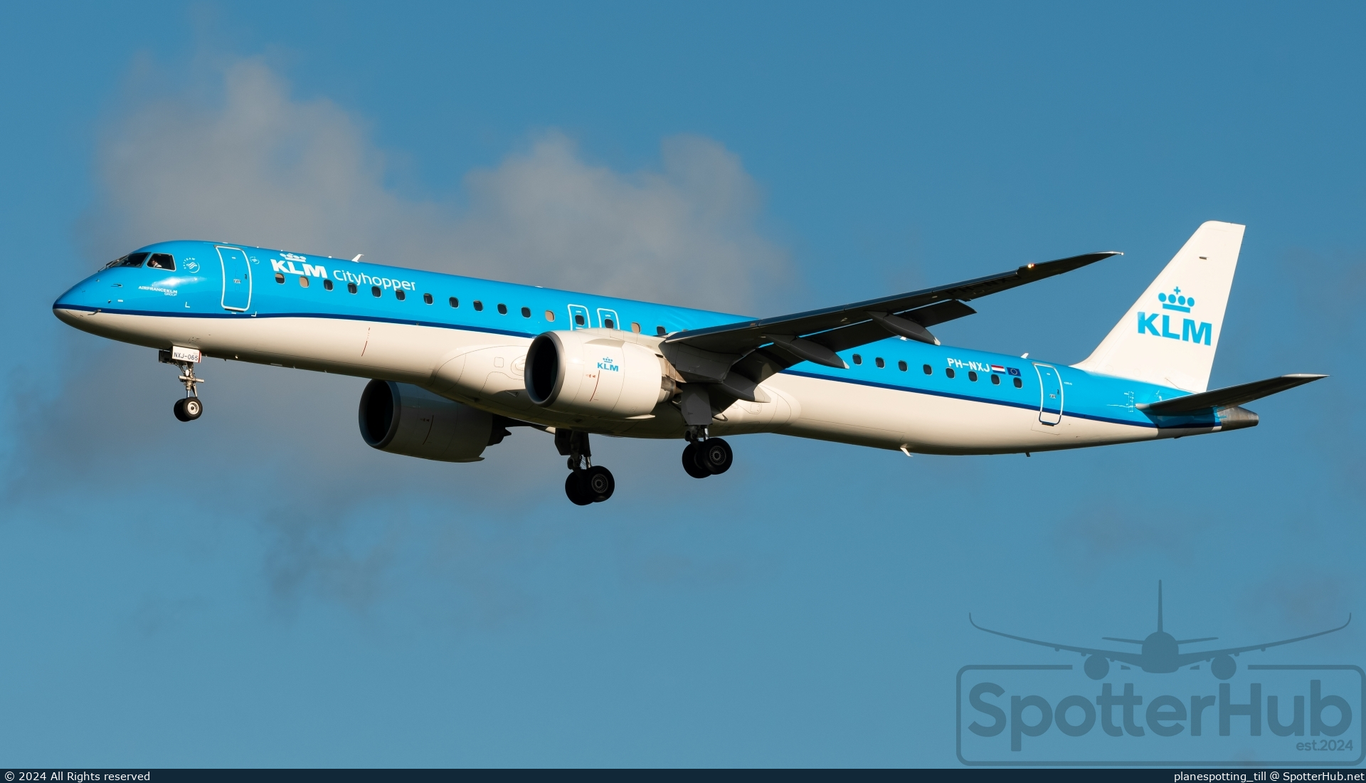Photo of PH-NXJ - Embraer ERJ-195-E2 operated by KLM Cityhopper