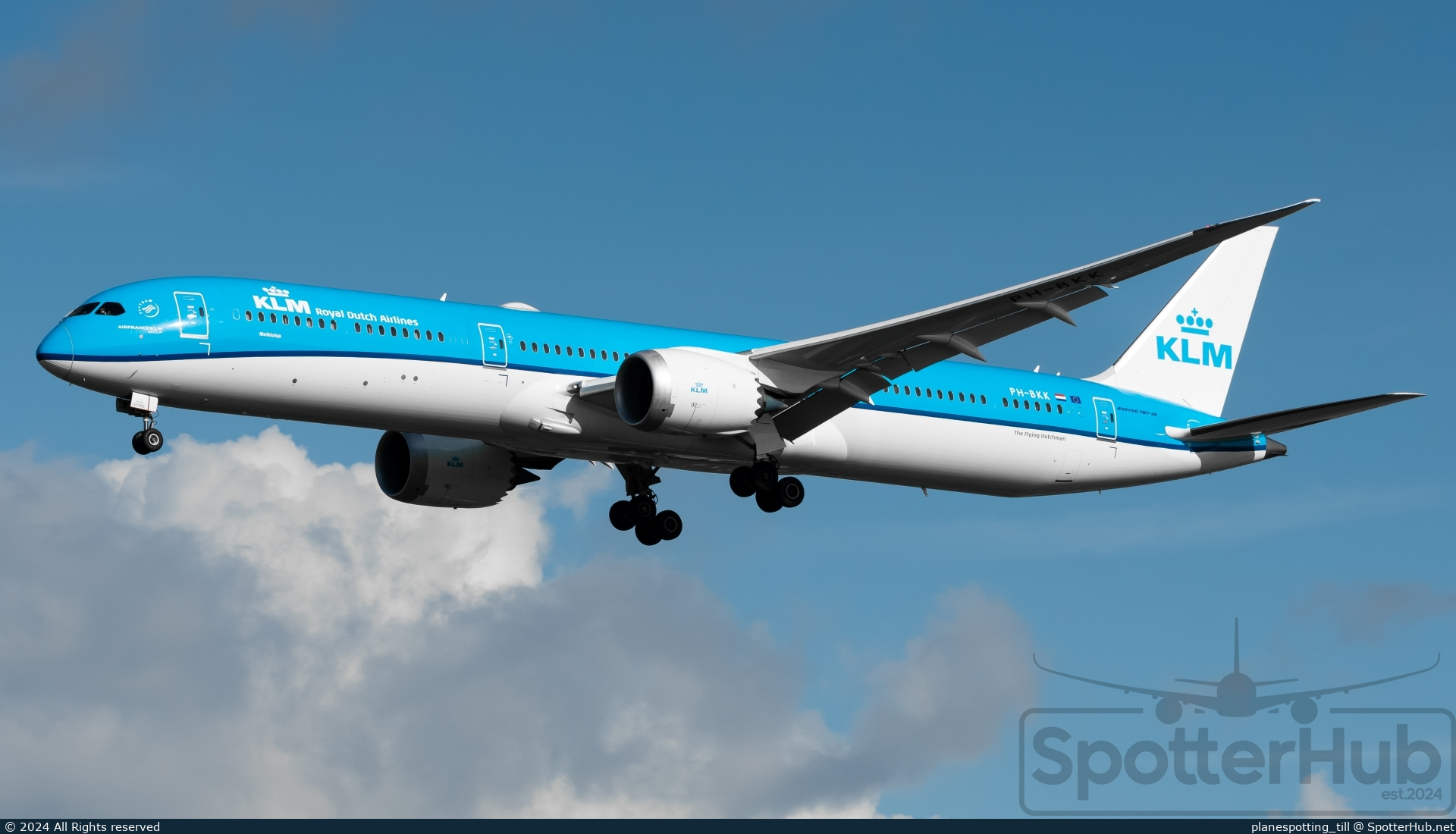 Photo of PH-BKK - Boeing 787-10 Dreamliner operated by KLM Royal Dutch Airlines