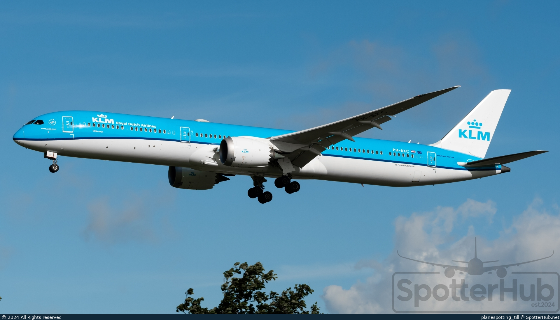 Photo of PH-BKC - Boeing 787-10 Dreamliner operated by KLM Royal Dutch Airlines