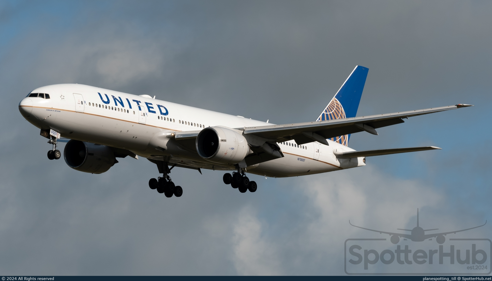 Photo of N78001 - Boeing 777-224(ER) operated by United Airlines