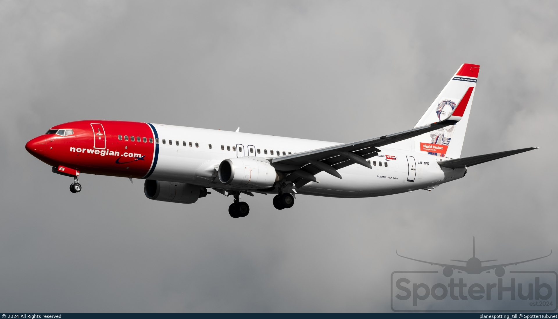 Photo of LN-NIN - Boeing 737-81M operated by Norwegian Air Shuttle