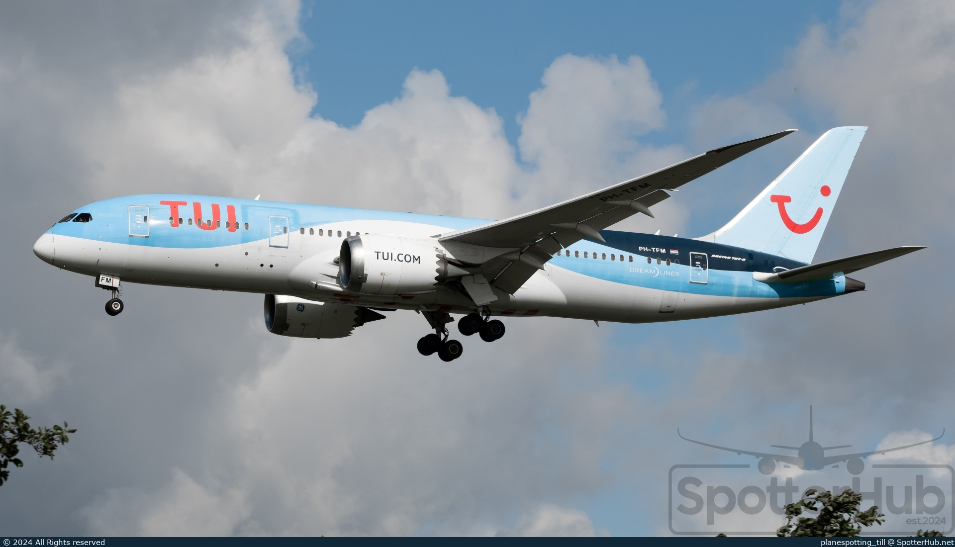 Photo of PH-TFM - Boeing 787-8 Dreamliner operated by TUI Airlines Nederland