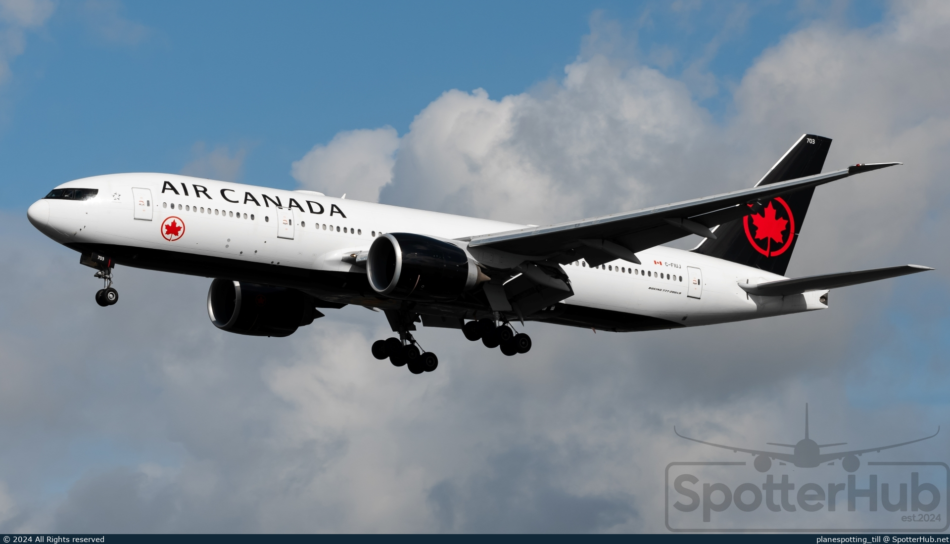Photo of C-FIUJ - Boeing 777-233(LR) operated by Air Canada