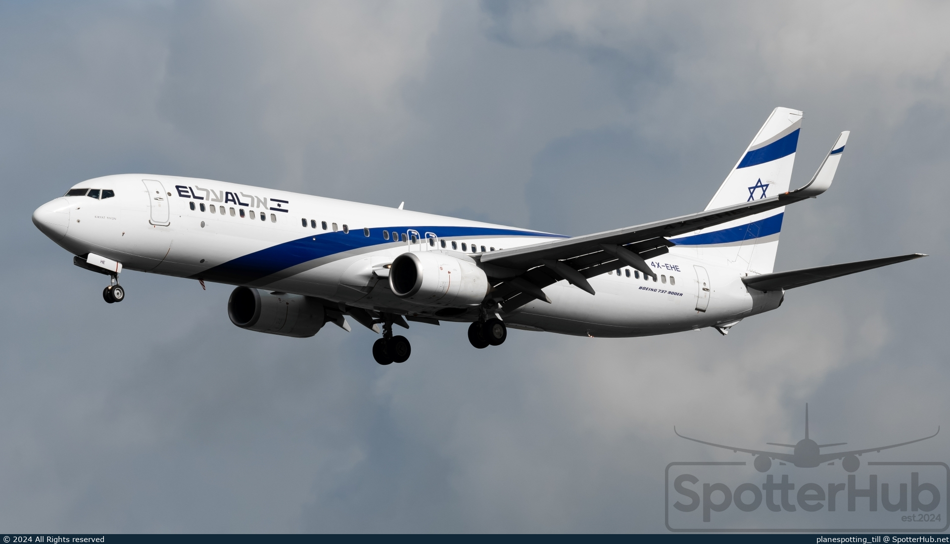 Photo of 4X-EHE - Boeing 737-958(ER) operated by El Al Israel Airlines