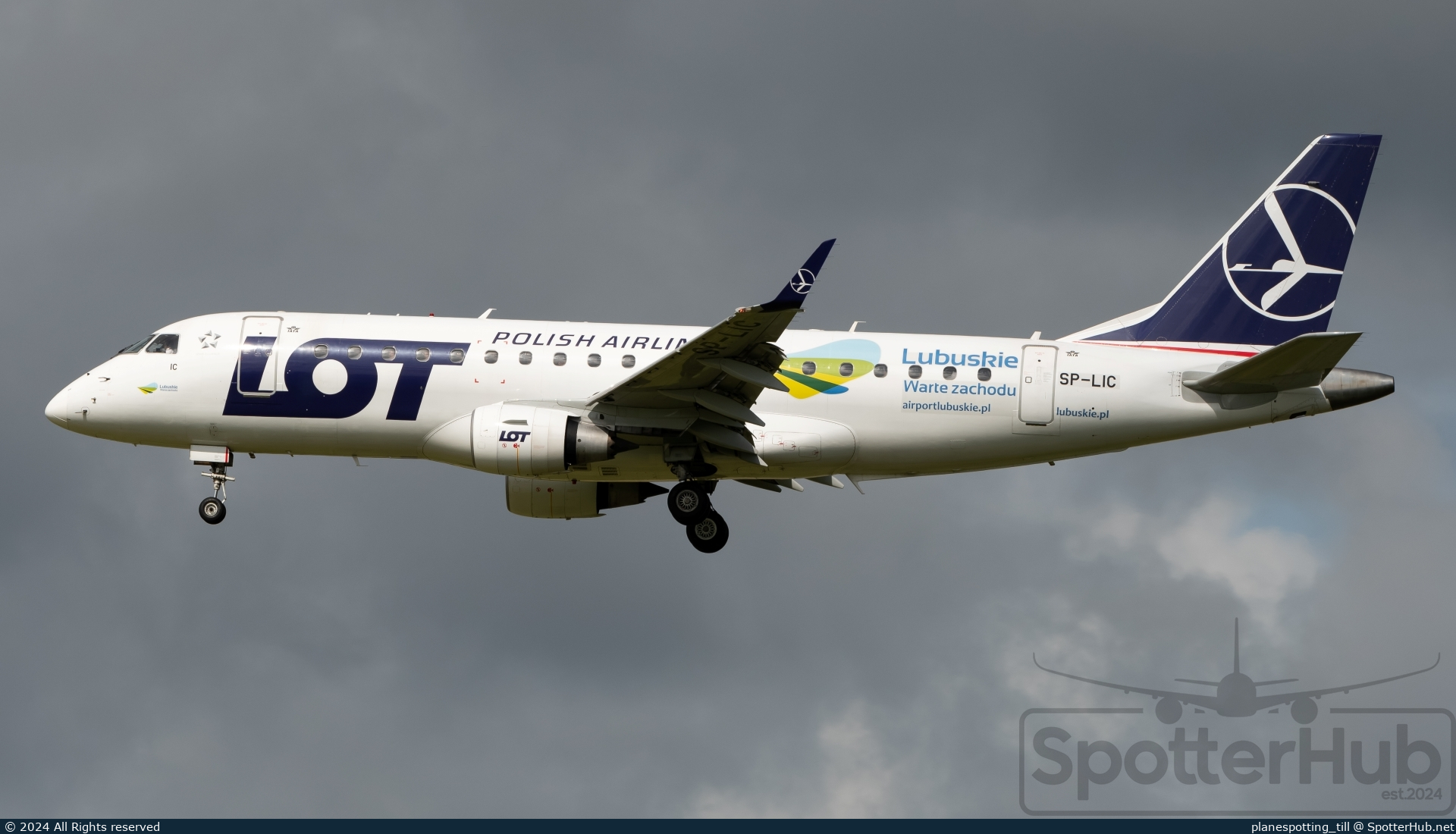 Photo of SP-LIC - Embraer ERJ-175STD operated by LOT Polish Airlines