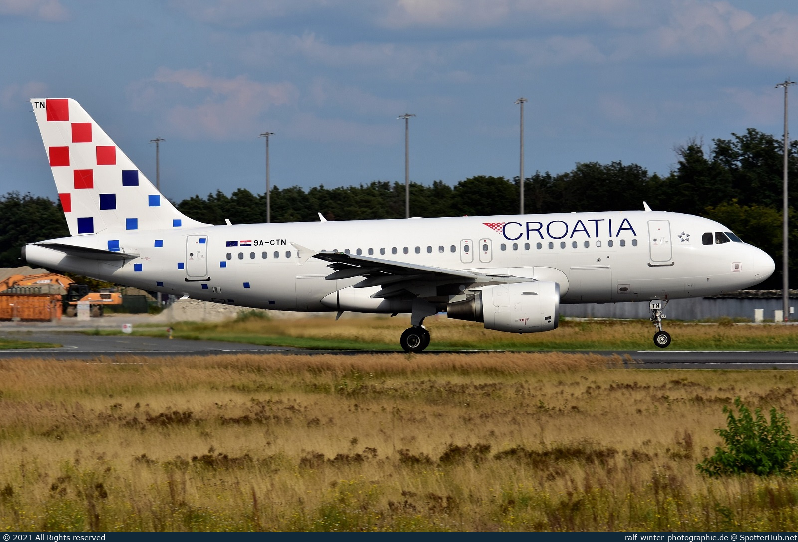 Photo of 9A-CTN - Airbus A319-112 operated by Croatia Airlines