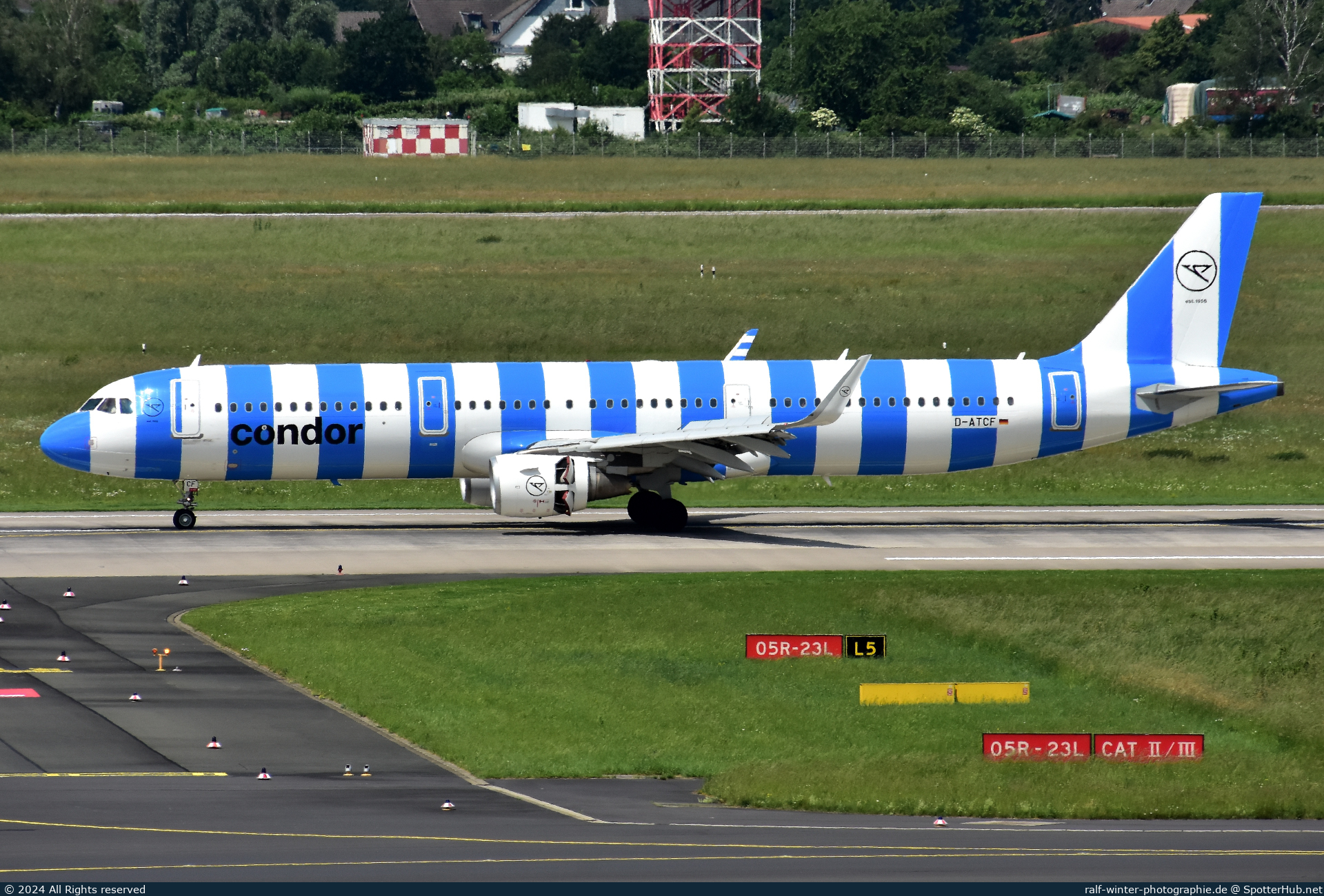 Photo of D-ATCF - Airbus A321-211 operated by Condor