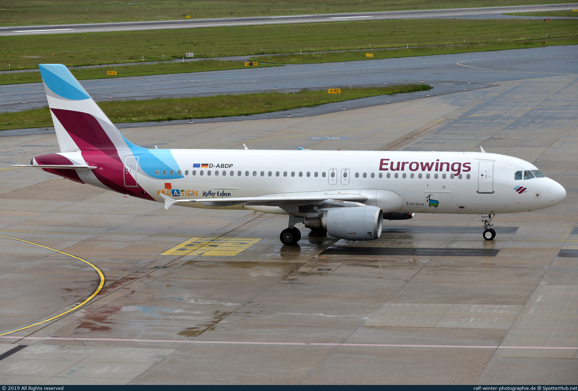 Photo of D-ABDP - Airbus A320-214 operated by Eurowings