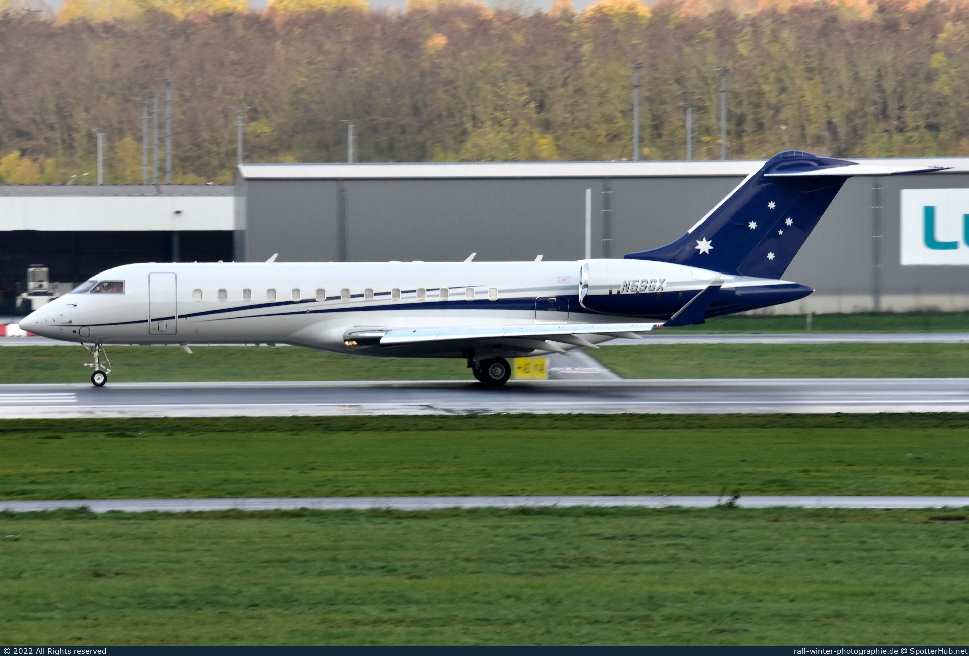 Photo of N59GX - Bombardier Global Express operated by Planet Nine Private Air