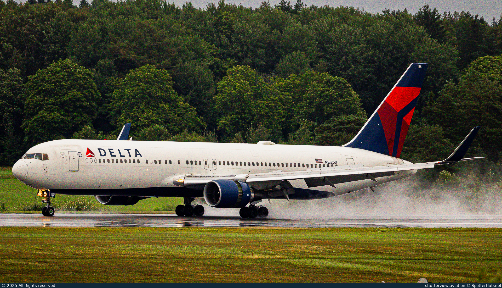 Photo of N188DN - Boeing 767-332(ER) operated by Delta Air Lines