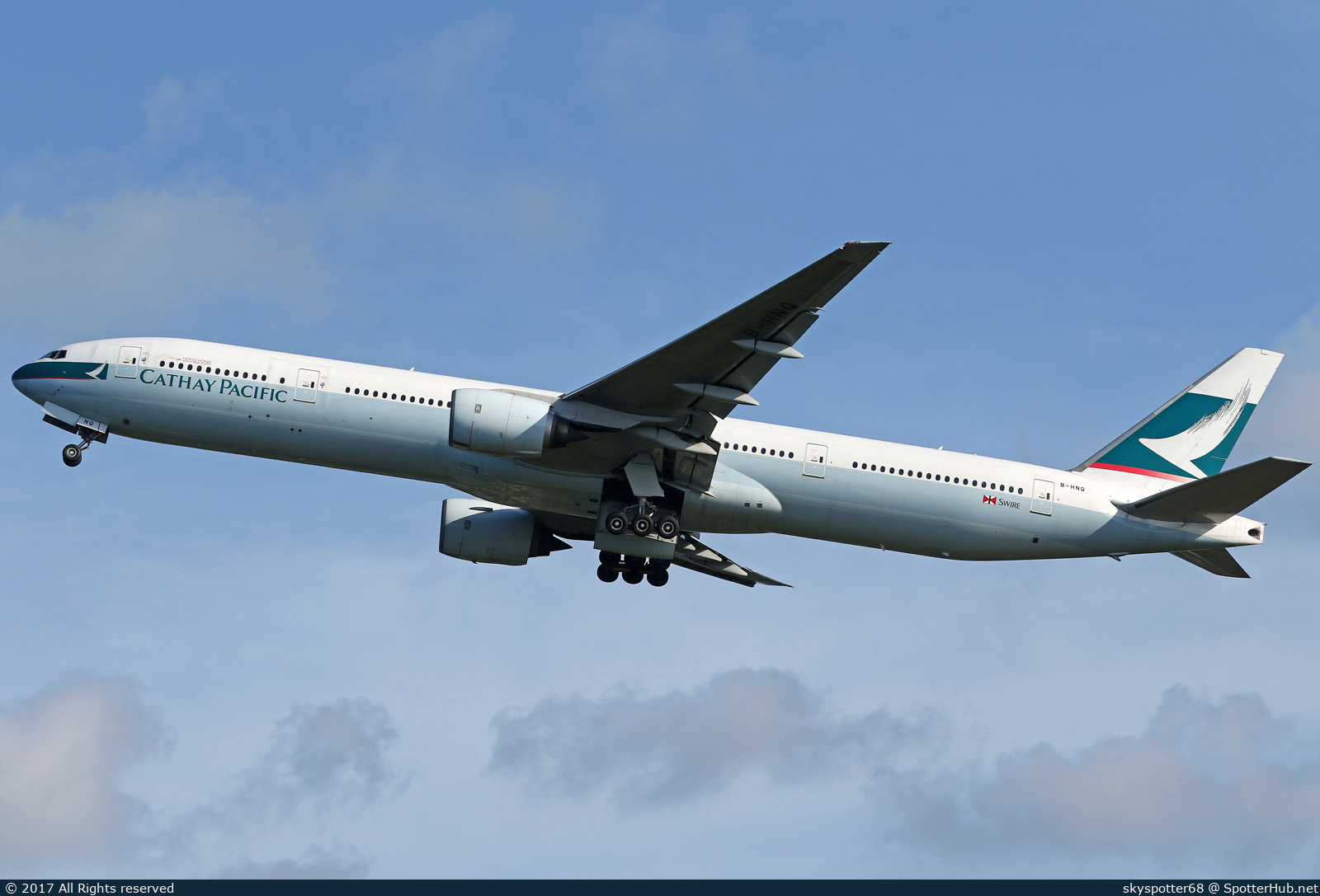Photo of B-HNQ - Boeing 777-367 operated by Cathay Pacific Airways