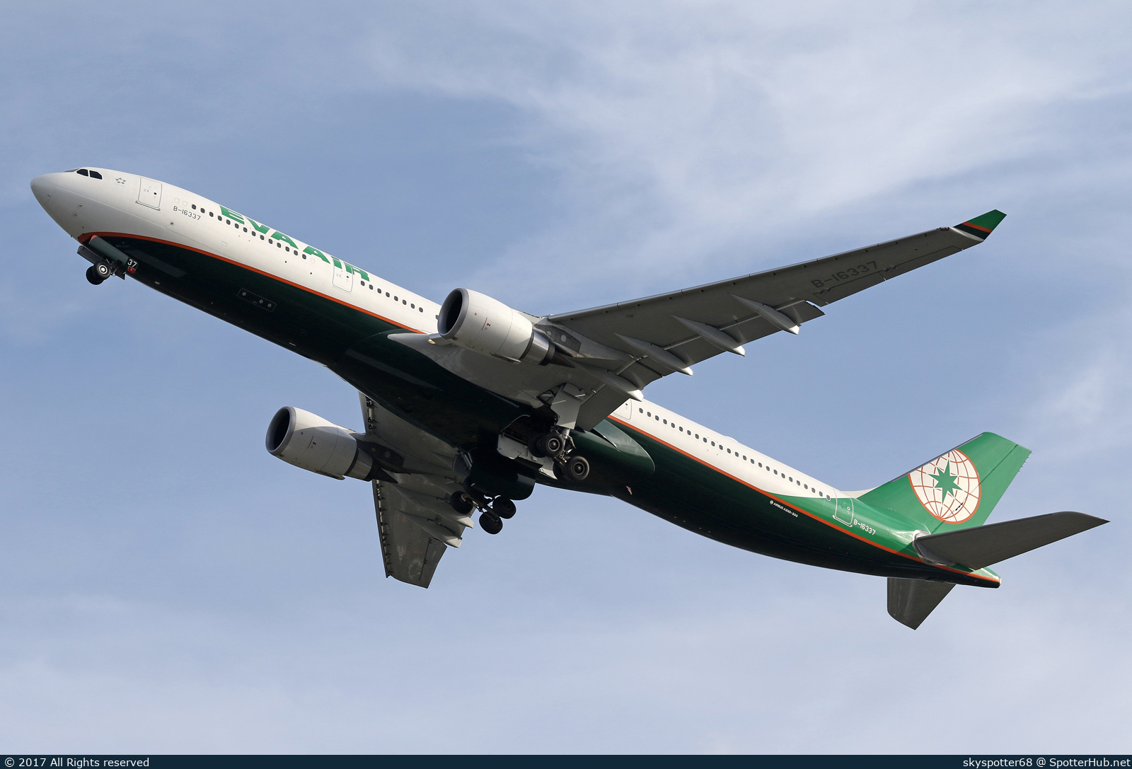 Photo of B-16337 - Airbus A330-302 operated by EVA Air