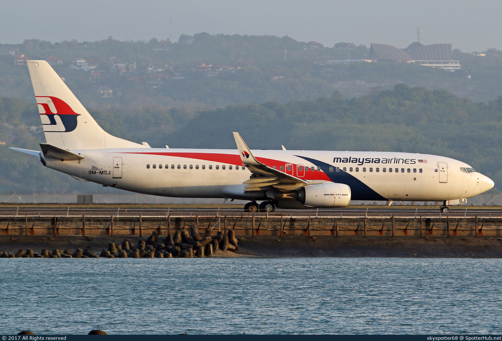 Photo of 9M-MSJ - Boeing 737-8H6 operated by Malaysia Airlines