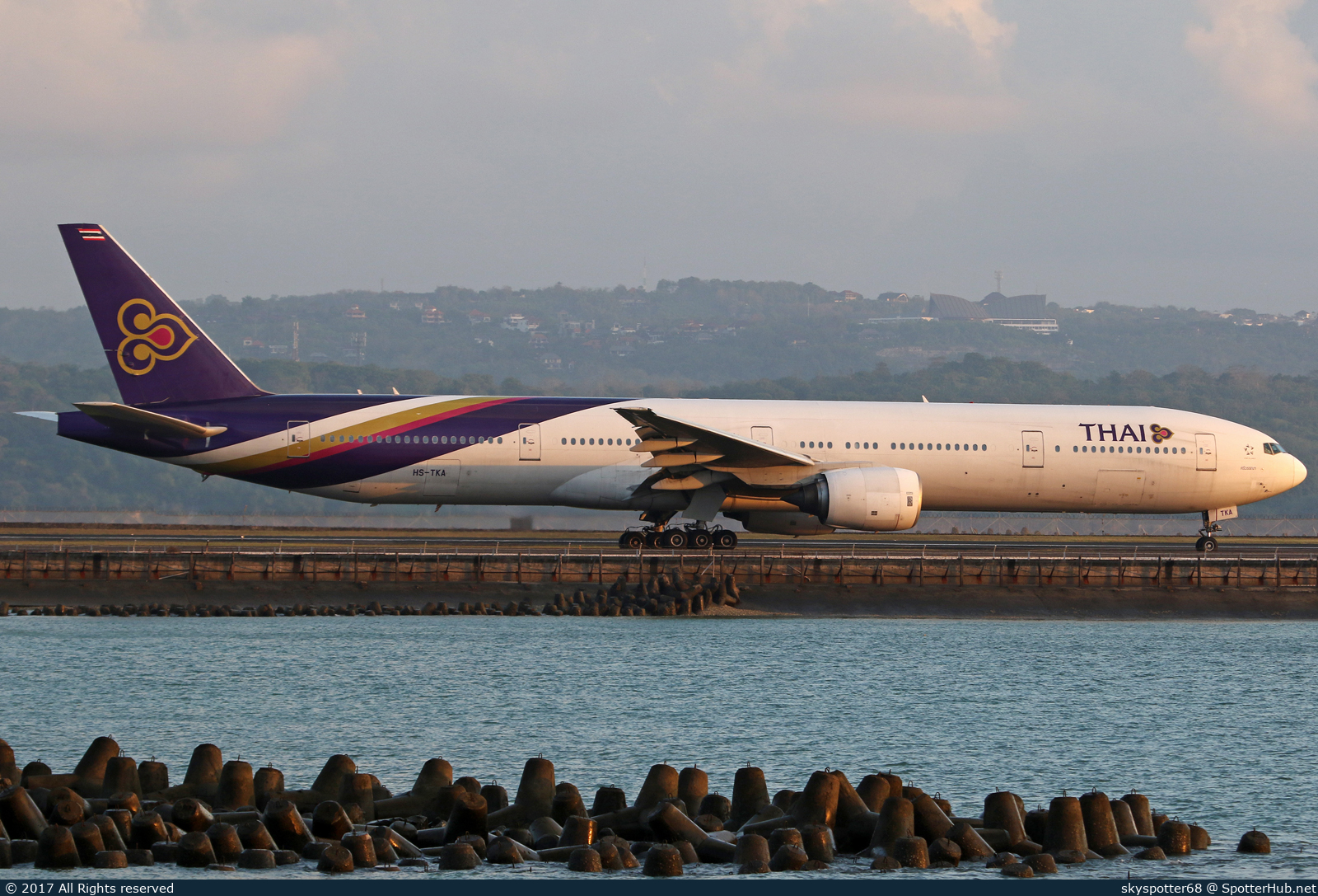 Photo of HS-TKA - Boeing 777-3D7 operated by Thai Airways International