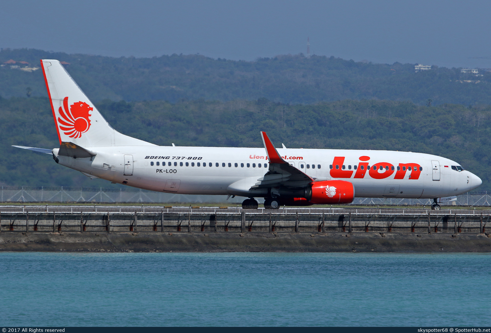 Photo of PK-LOO - Boeing 737-8GP operated by Lion Air