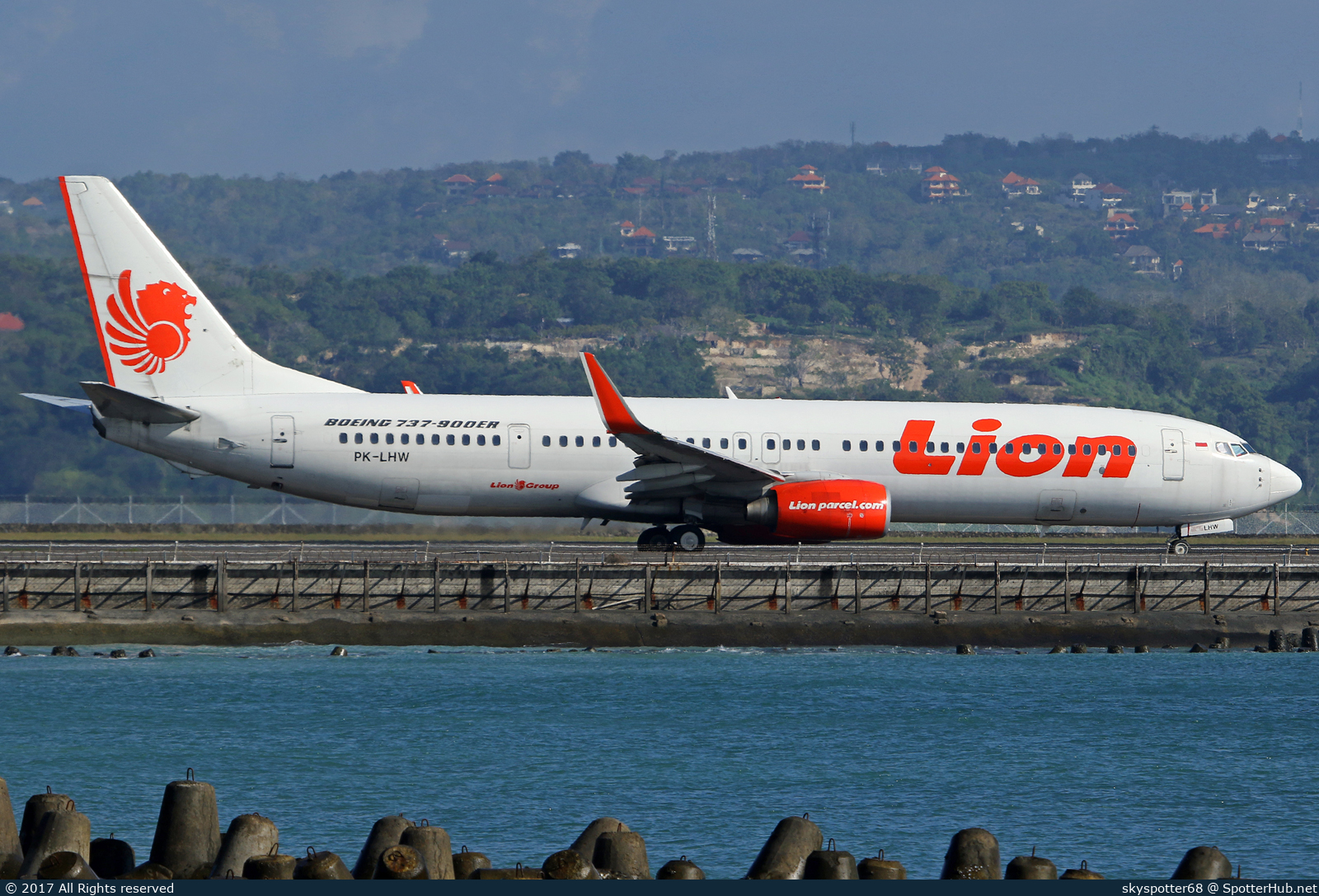 Photo of PK-LHW - Boeing 737-9GP(ER) operated by Lion Air