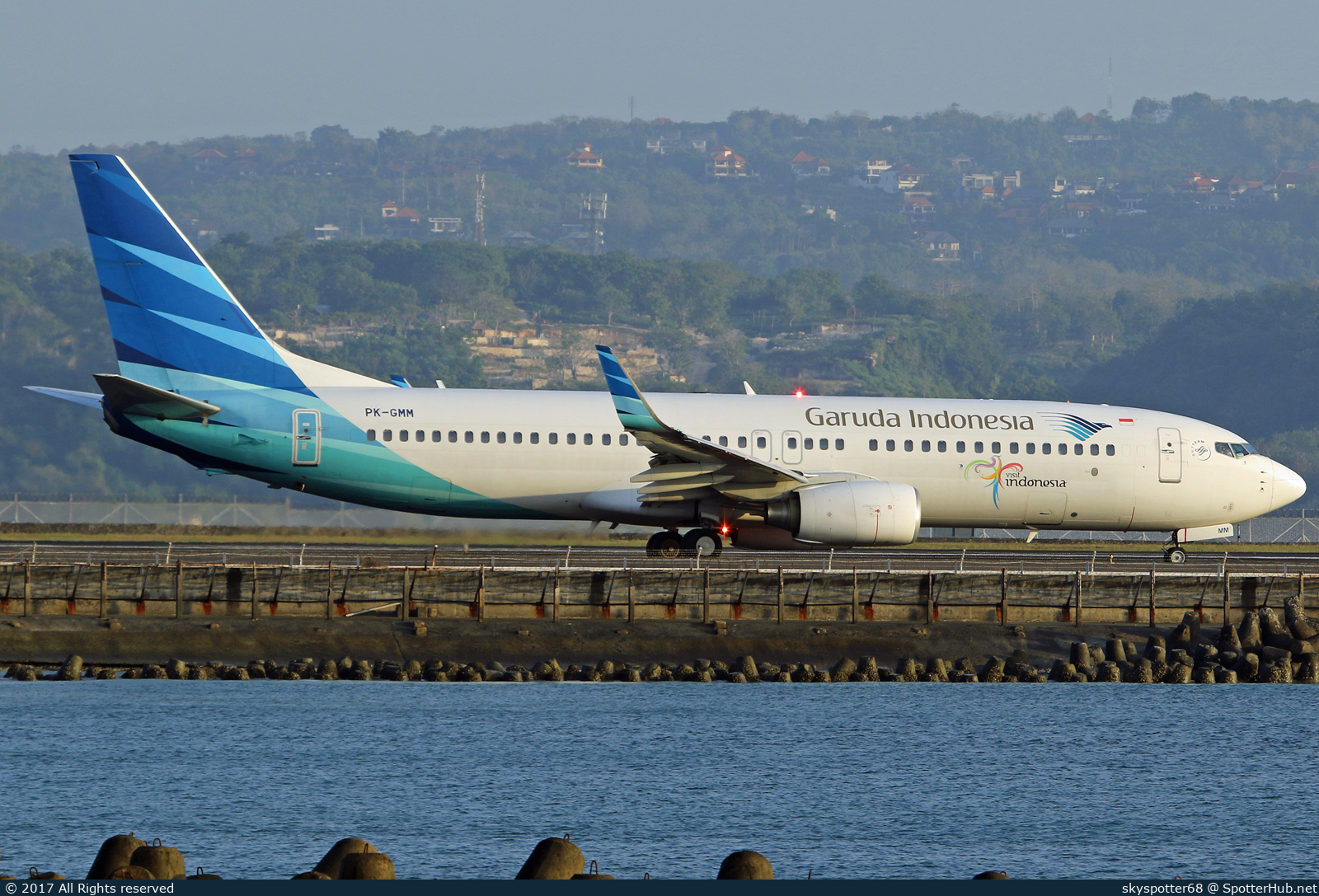 Photo of PK-GMM - Boeing 737-8U3 operated by Garuda Indonesia