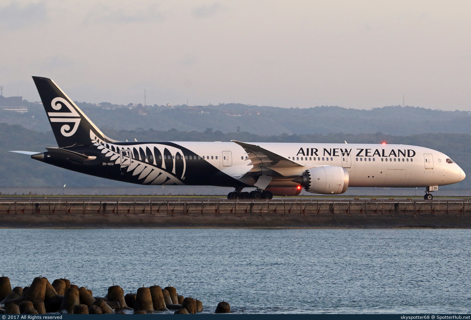 Photo of ZK-NZG - Boeing 787-9 Dreamliner operated by Air New Zealand