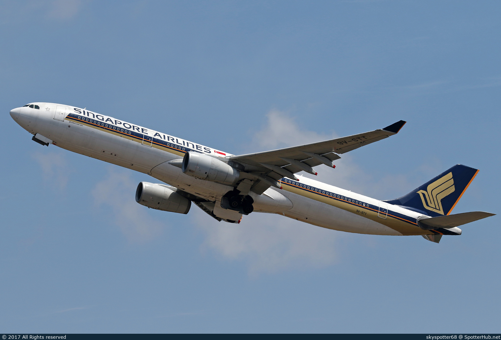 Photo of 9V-STT - Airbus A330-343 operated by Singapore Airlines