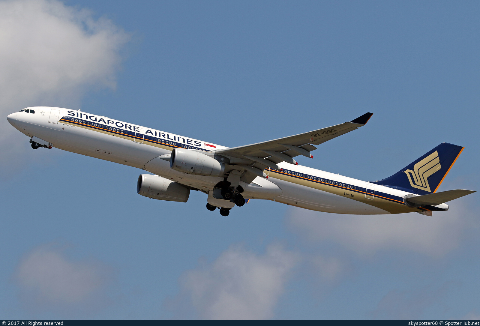 Photo of 9V-SSG - Airbus A330-343 operated by Singapore Airlines
