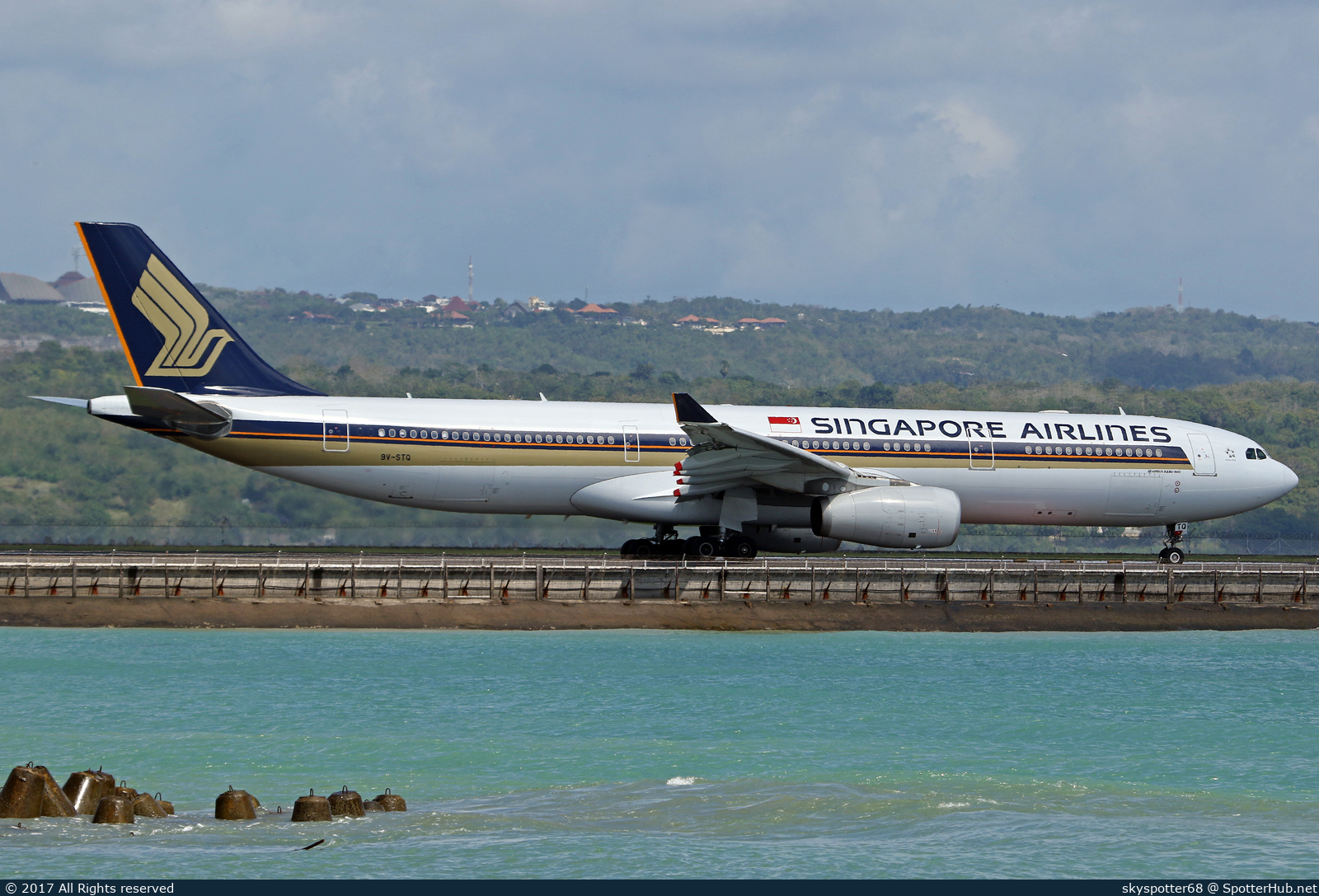 Photo of 9V-STQ - Airbus A330-343 operated by Singapore Airlines