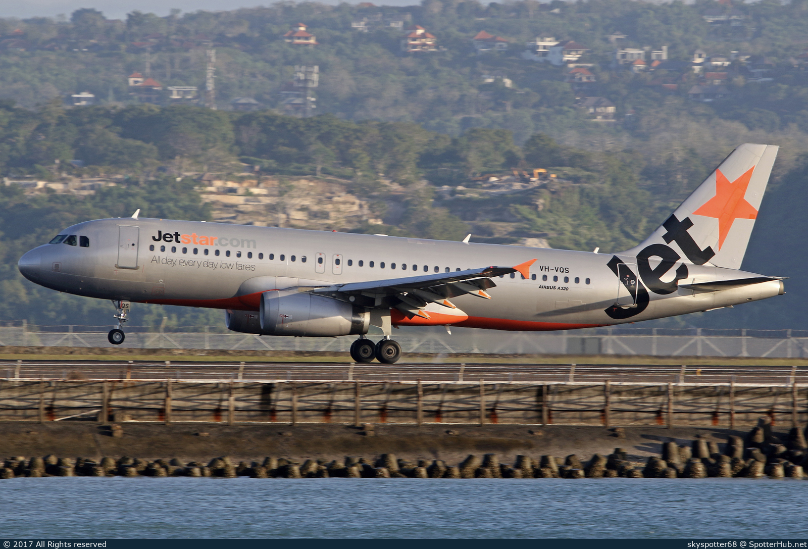 Photo of VH-VQS - Airbus A320-232 operated by Jetstar Airways