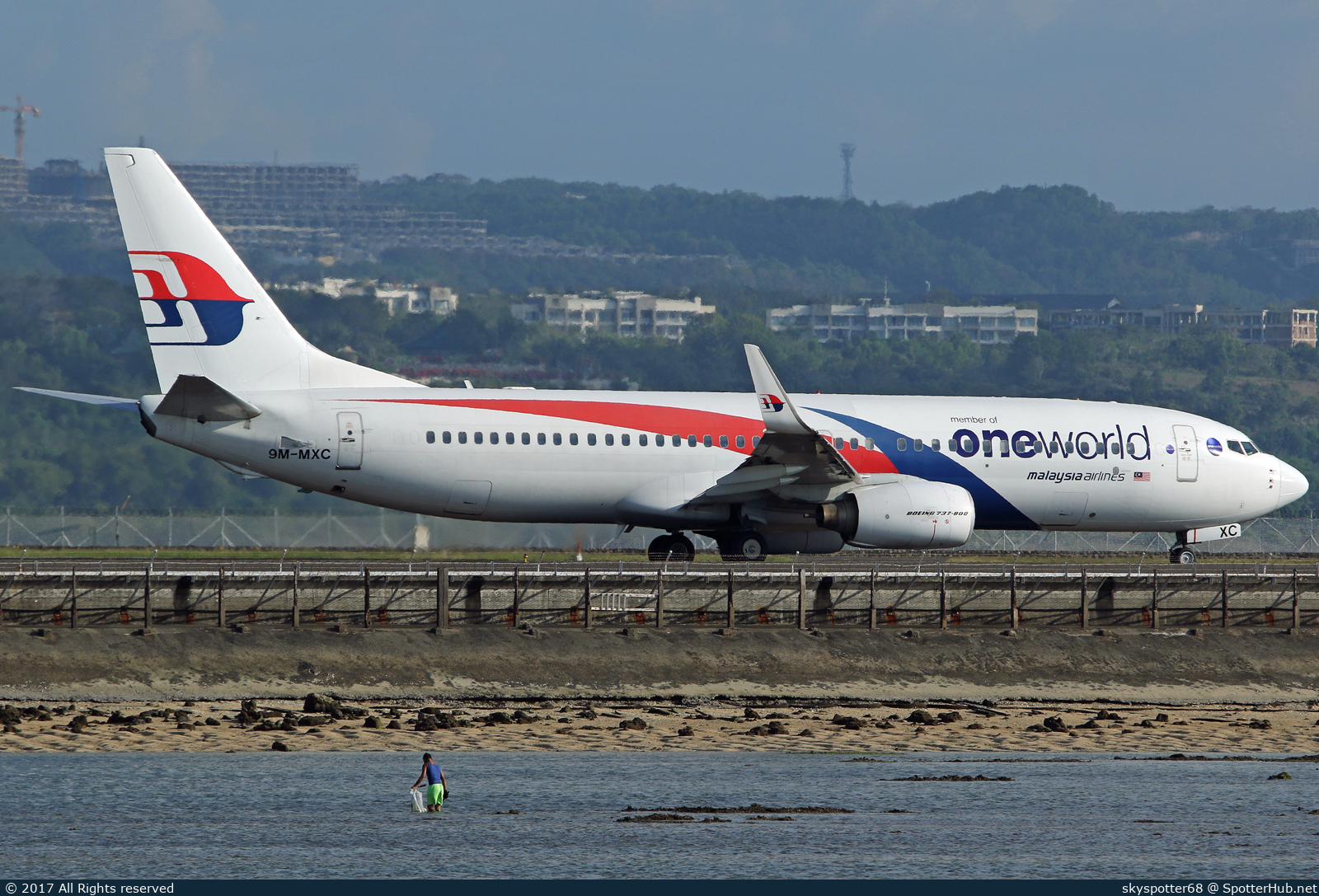Photo of 9M-MXC - Boeing 737-8H6 operated by Malaysia Airlines