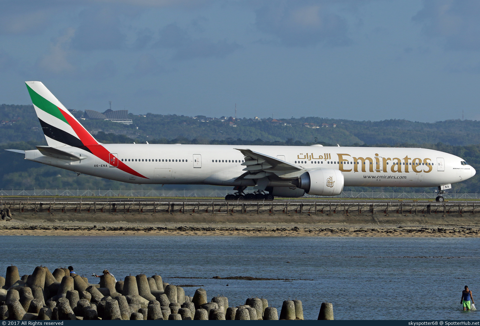Photo of A6-ENA - Boeing 777-31H(ER) operated by Emirates