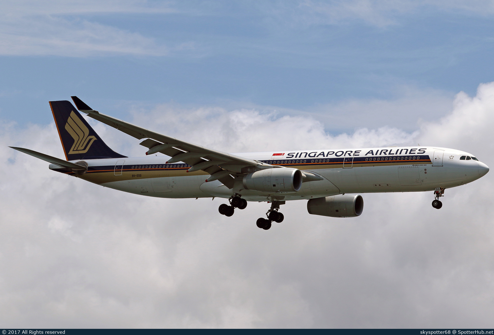 Photo of 9V-SSG - Airbus A330-343 operated by Singapore Airlines