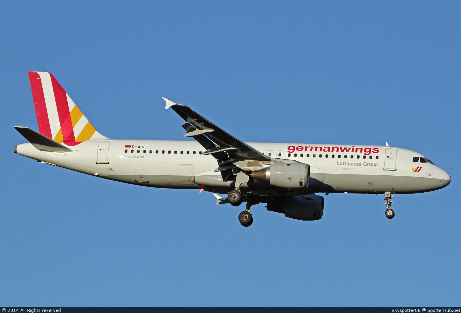 Photo of D-AIQF - Airbus A320-211 operated by Germanwings