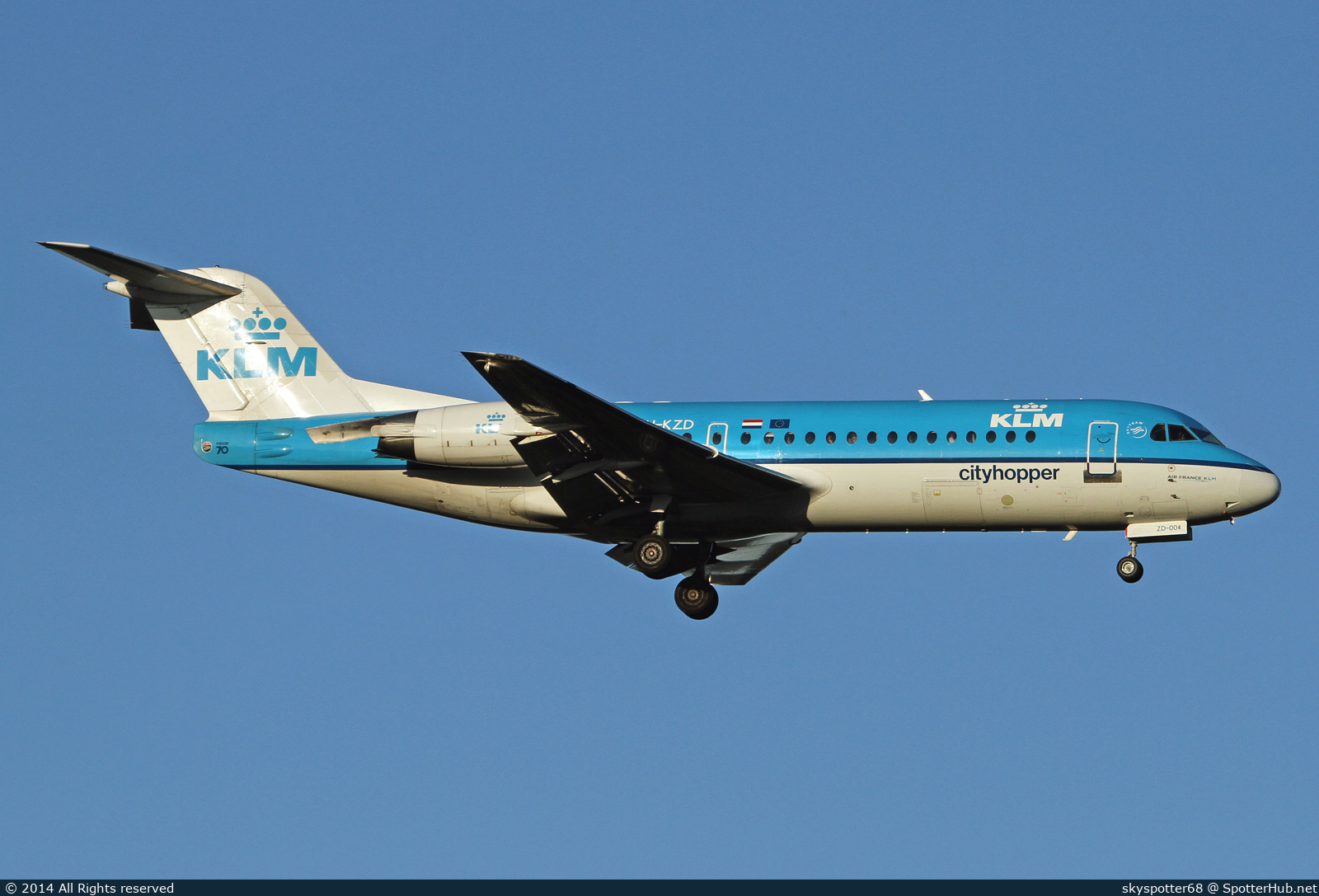 Photo of PH-KZD - Fokker 70 operated by KLM Cityhopper