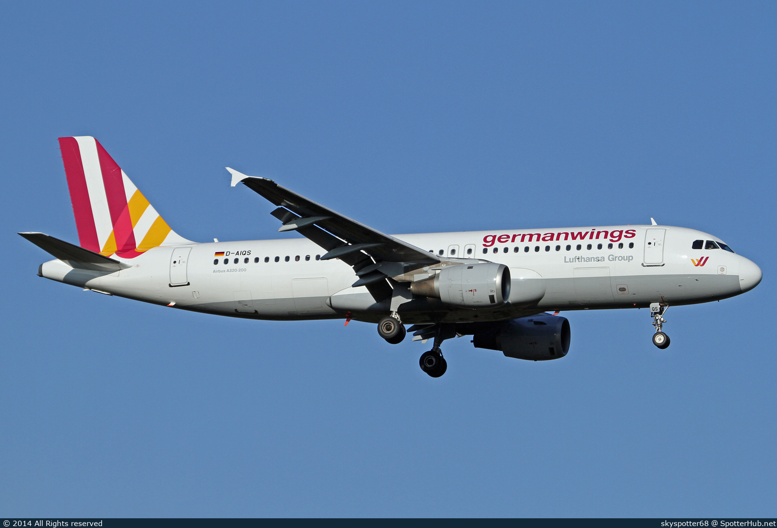Photo of D-AIQS - Airbus A320-211 operated by Germanwings