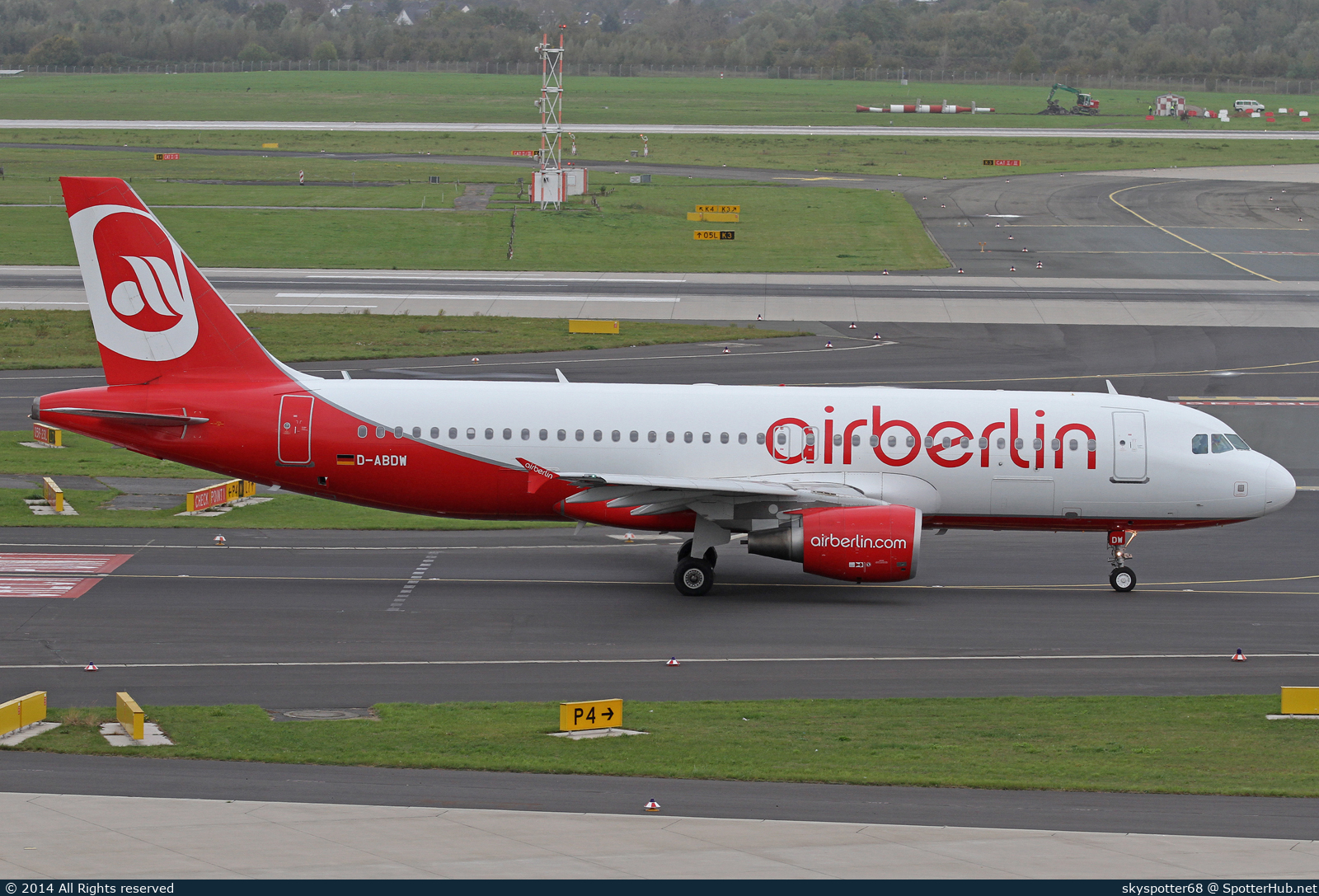 Photo of D-ABDW - Airbus A320-214 operated by Air Berlin