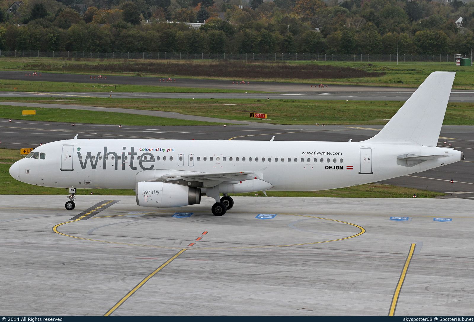 Photo of OE-IDN - Airbus A320-232 operated by White Airways