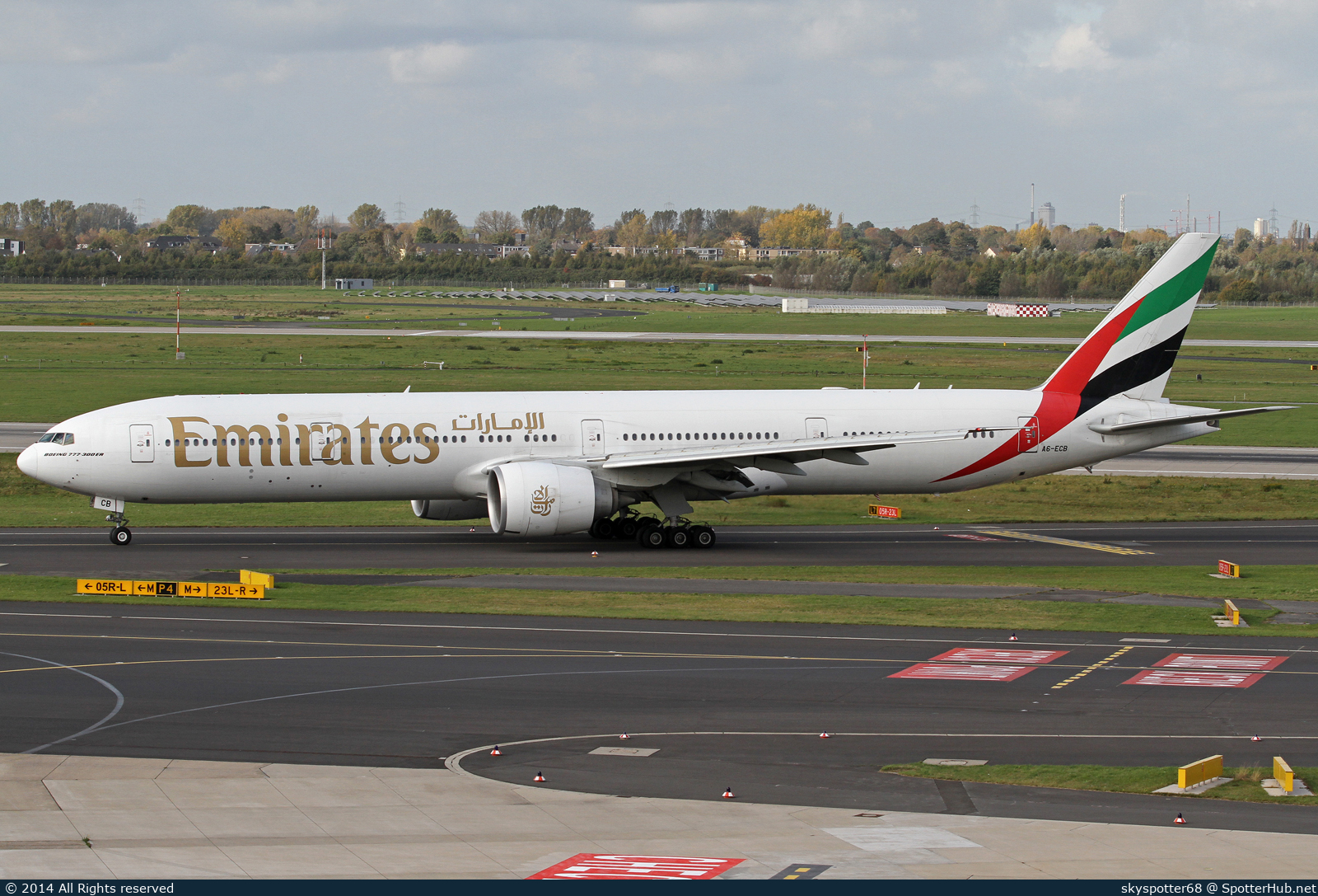 Photo of A6-ECB - Boeing 777-31H(ER) operated by Emirates