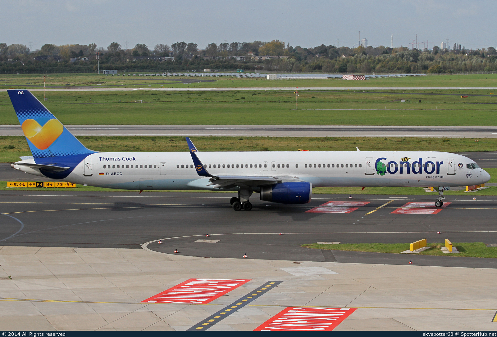 Photo of D-ABOG - Boeing 757-330 operated by Condor